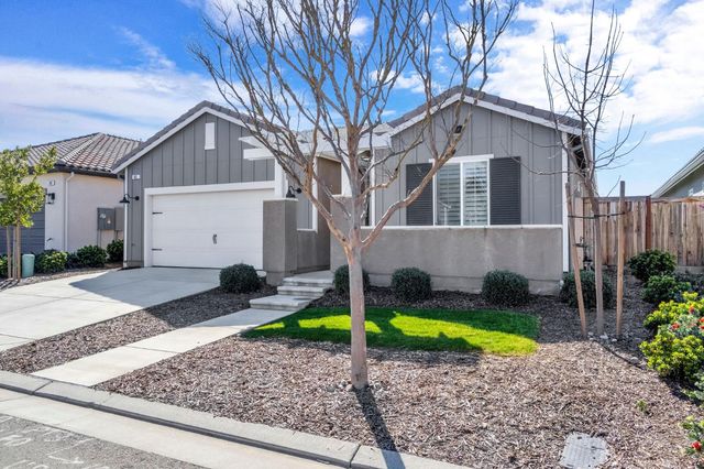 642 Stone Crest Avenue, Madera, CA 93636