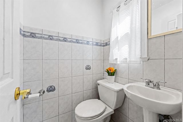 871 Rockaway Avenue, Valley Stream, NY 11581