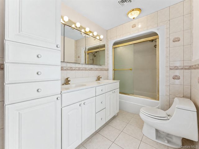 871 Rockaway Avenue, Valley Stream, NY 11581