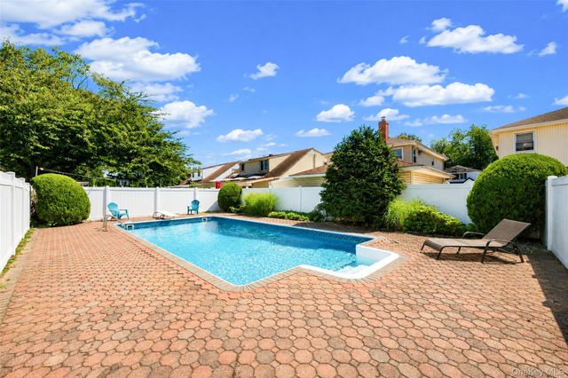 871 Rockaway Avenue, Valley Stream, NY 11581