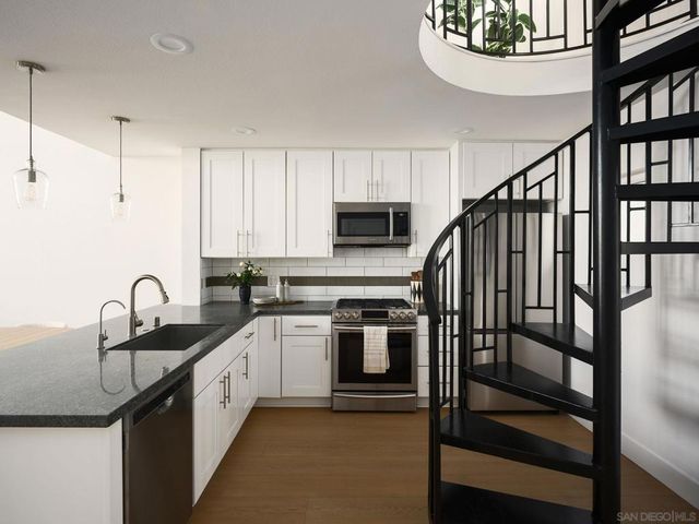 2330 1st Ave 405, San Diego, CA 92101