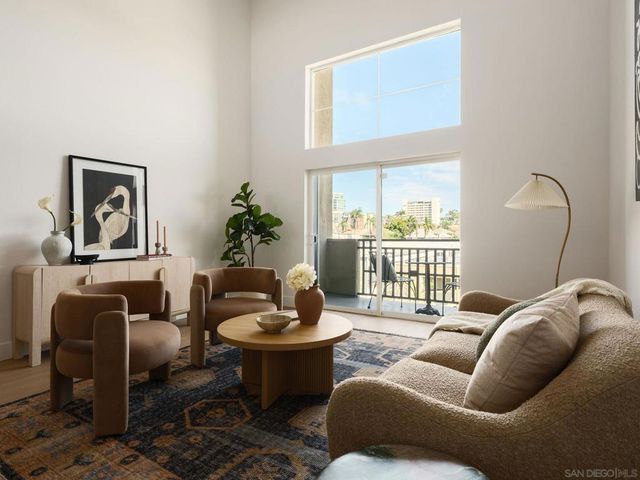 2330 1st Ave 405, San Diego, CA 92101