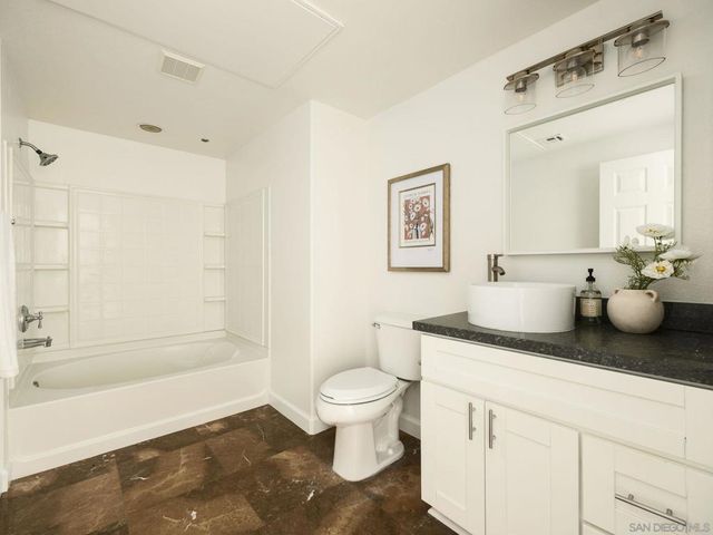 2330 1st Ave 405, San Diego, CA 92101