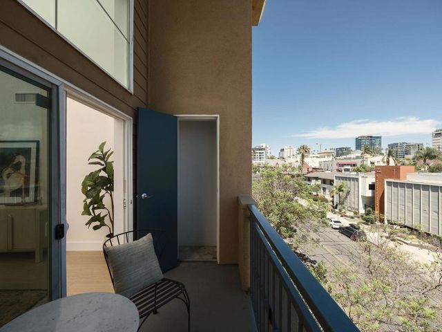 2330 1st Ave 405, San Diego, CA 92101