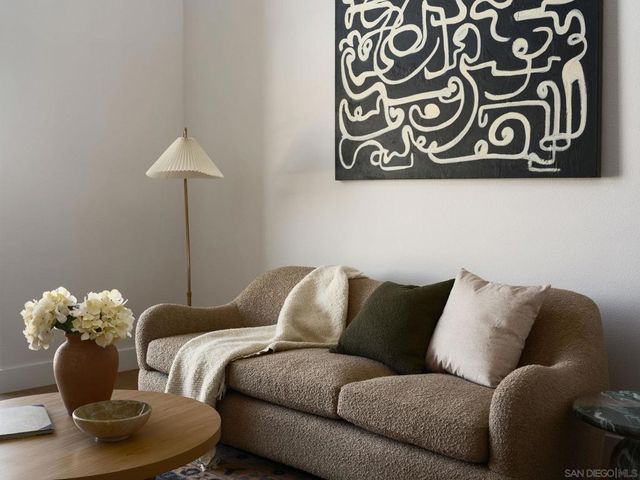 2330 1st Ave 405, San Diego, CA 92101