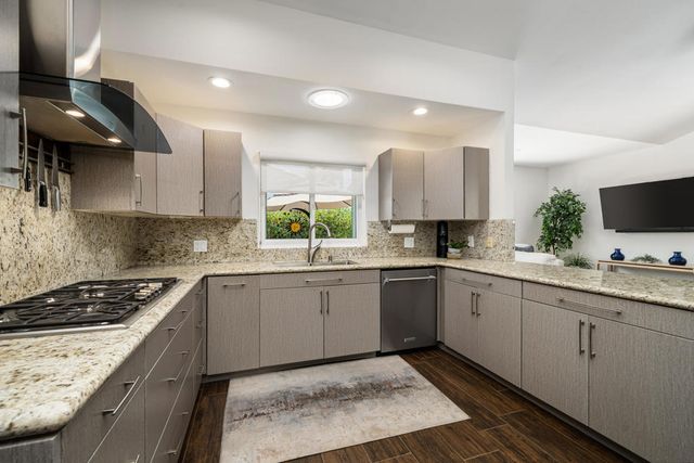 131 Vista Monte, Palm Desert, CA 92260