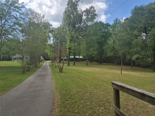 577 Central Drive, Coldspring, TX 77331