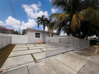 1920 NW 32nd Avenue, Miami, FL 33125