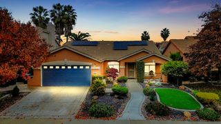 11 Pete Popovich Ct, Sacramento, CA 95835