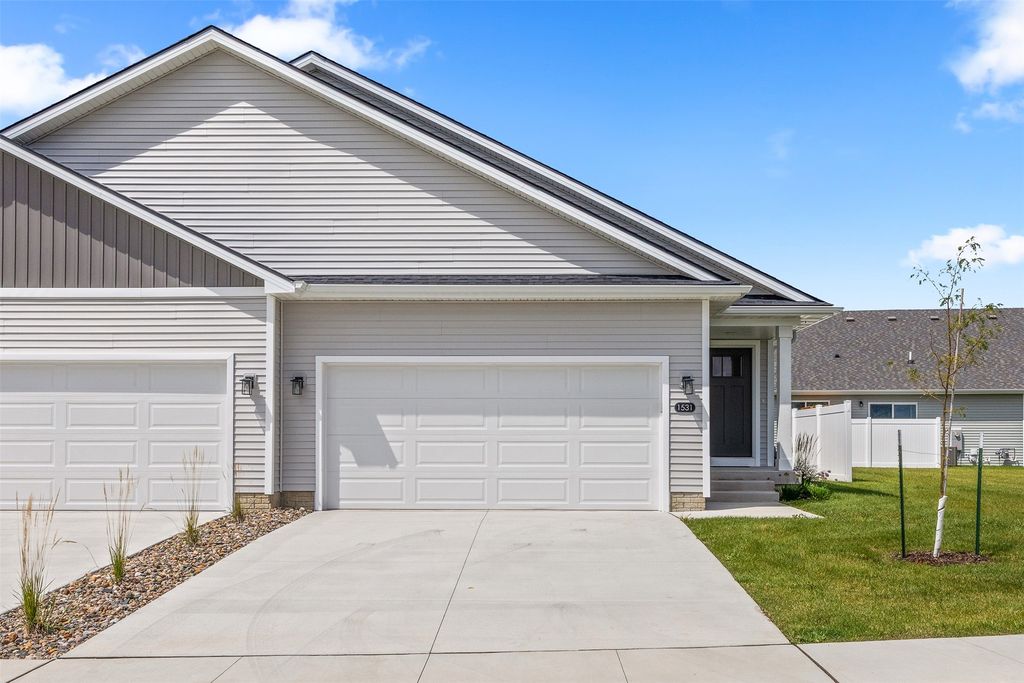 1531 Foxtail Drive SE, Altoona, IA 50009