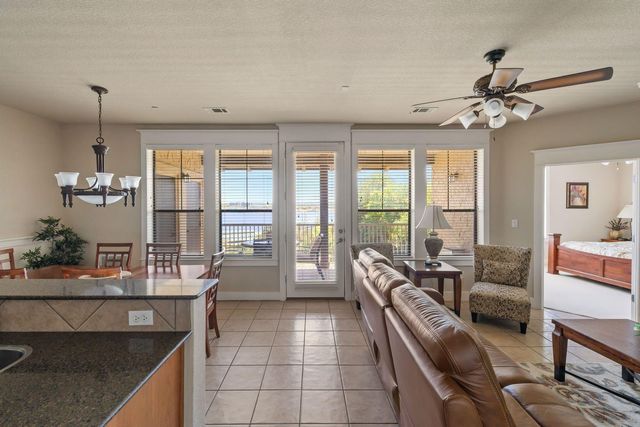 6712 Lantern View DR 302, Jonestown, TX 78645