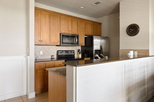6712 Lantern View DR 302, Jonestown, TX 78645