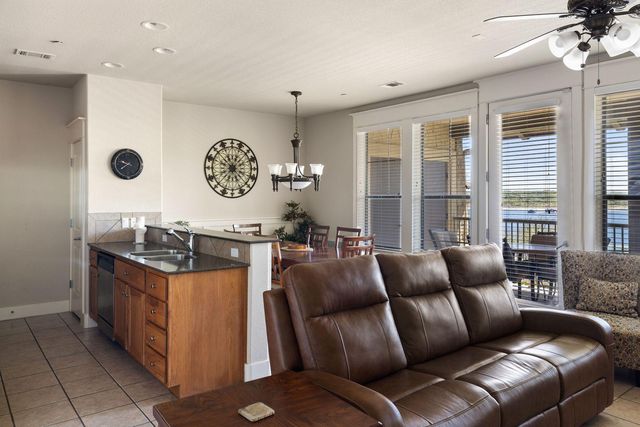 6712 Lantern View DR 302, Jonestown, TX 78645