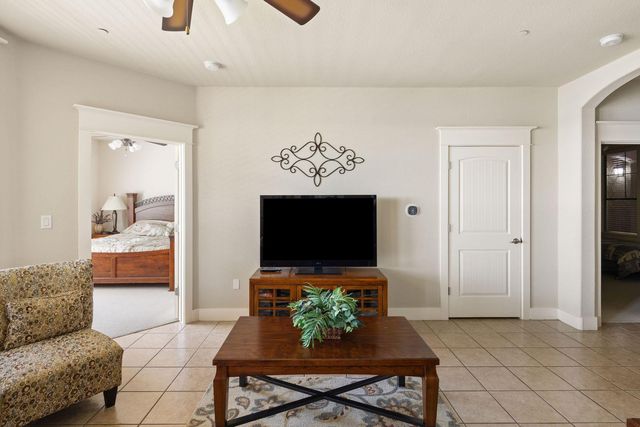 6712 Lantern View DR 302, Jonestown, TX 78645