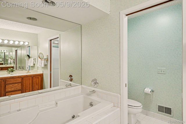 5733 Leeward Court 51, Independence Charter Township, MI 48346
