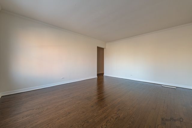 2041 W Jarvis Avenue 1W, Chicago, IL 60645