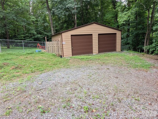221 Shadowbrook Road, Mount Holly, NC 28120