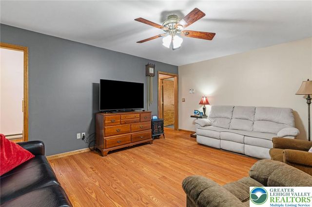 218 Evergreen Court, Ross Twp, PA 18353