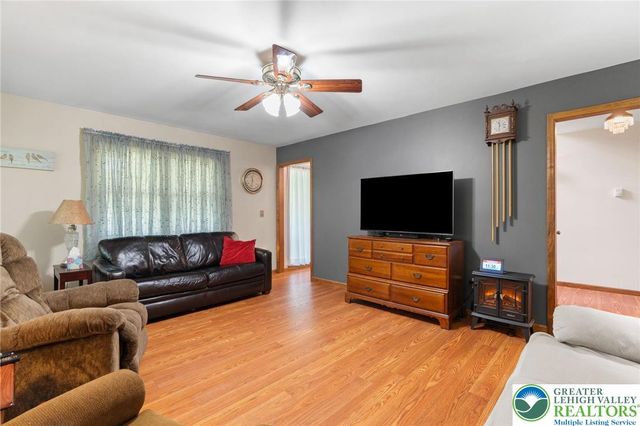 218 Evergreen Court, Ross Twp, PA 18353