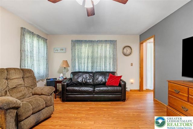 218 Evergreen Court, Ross Twp, PA 18353