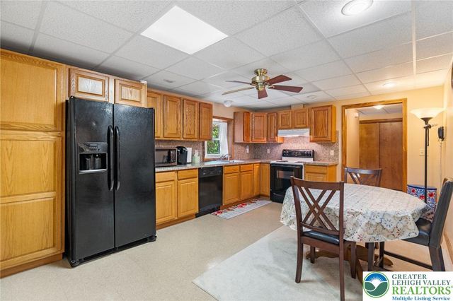 218 Evergreen Court, Ross Twp, PA 18353