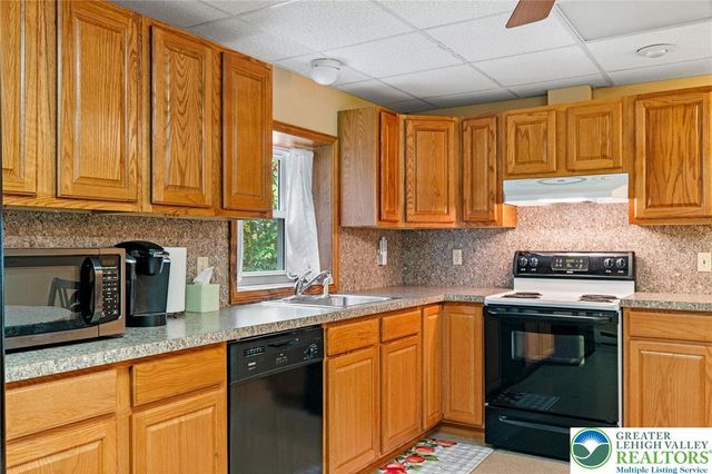 218 Evergreen Court, Ross Twp, PA 18353