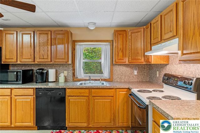 218 Evergreen Court, Ross Twp, PA 18353