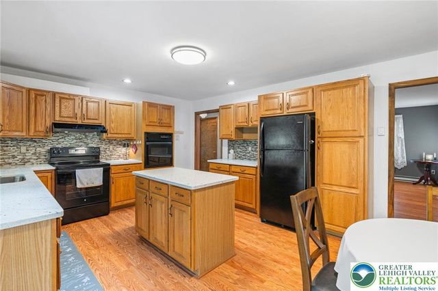 218 Evergreen Court, Ross Twp, PA 18353