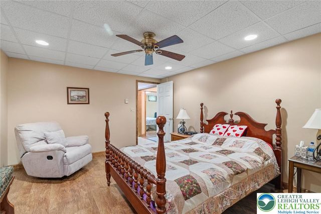 218 Evergreen Court, Ross Twp, PA 18353