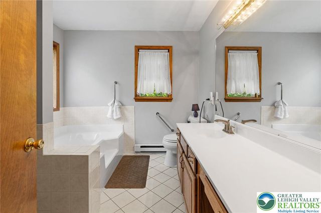 218 Evergreen Court, Ross Twp, PA 18353