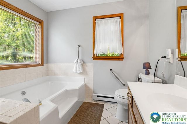 218 Evergreen Court, Ross Twp, PA 18353