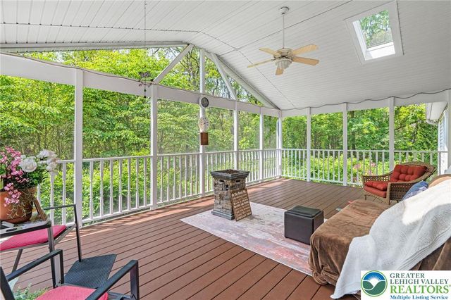 218 Evergreen Court, Ross Twp, PA 18353