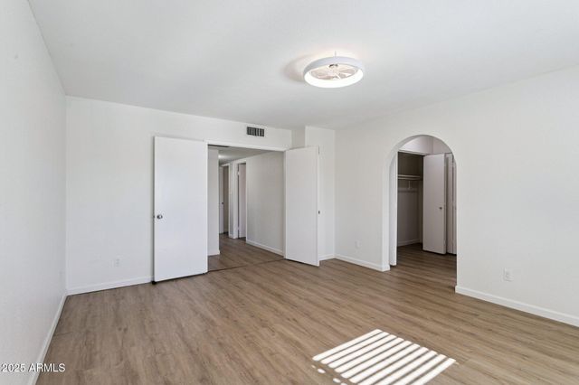 4915 E EVERETT Drive, Scottsdale, AZ 85254