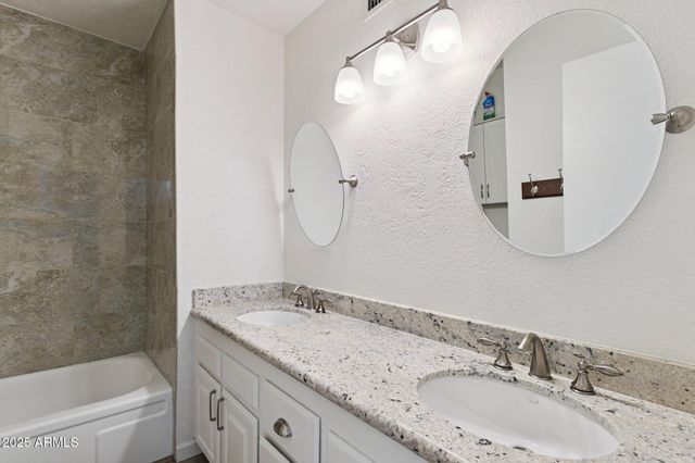 4915 E EVERETT Drive, Scottsdale, AZ 85254