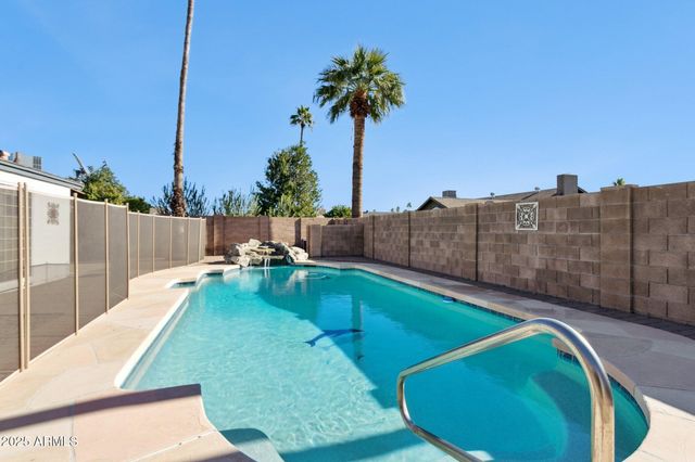 4915 E EVERETT Drive, Scottsdale, AZ 85254