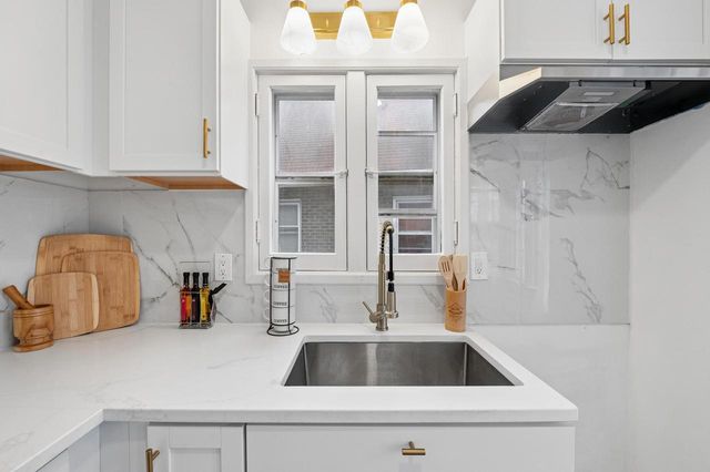 4045 N Montreal STREET, Milwaukee, WI 53216