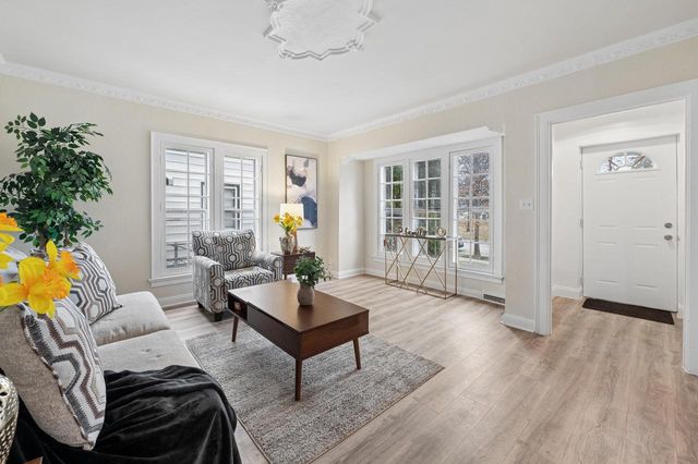 4045 N Montreal STREET, Milwaukee, WI 53216