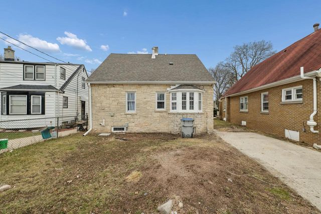 4045 N Montreal STREET, Milwaukee, WI 53216