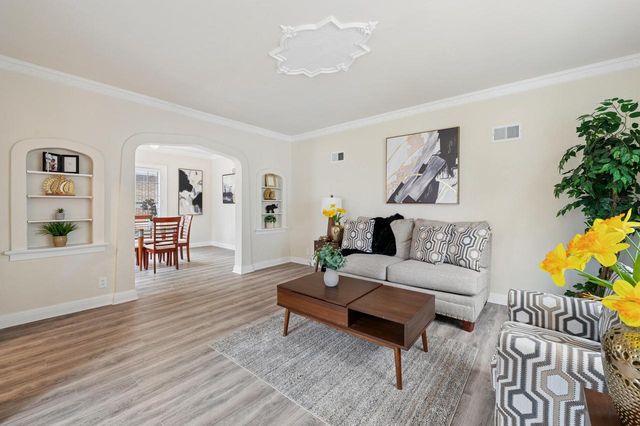 4045 N Montreal STREET, Milwaukee, WI 53216