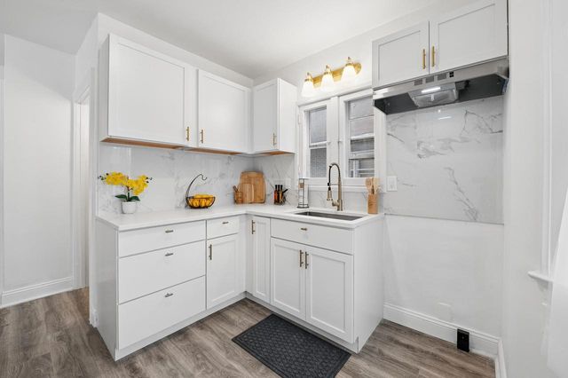 4045 N Montreal STREET, Milwaukee, WI 53216