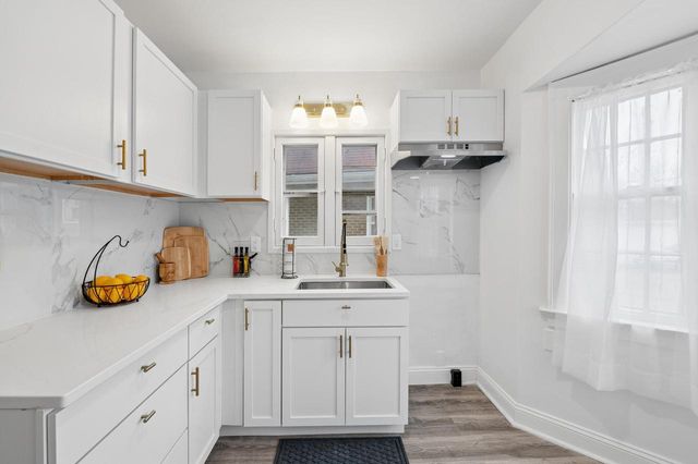 4045 N Montreal STREET, Milwaukee, WI 53216