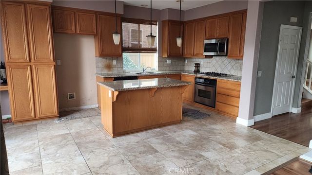 2825 E Cinnamon, Anaheim, CA 92806