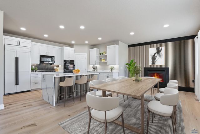 6709 MUIRFIELD DR, Rapid City, SD 57702