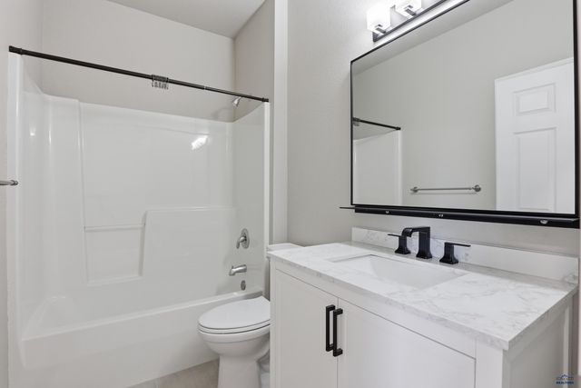 6709 MUIRFIELD DR, Rapid City, SD 57702