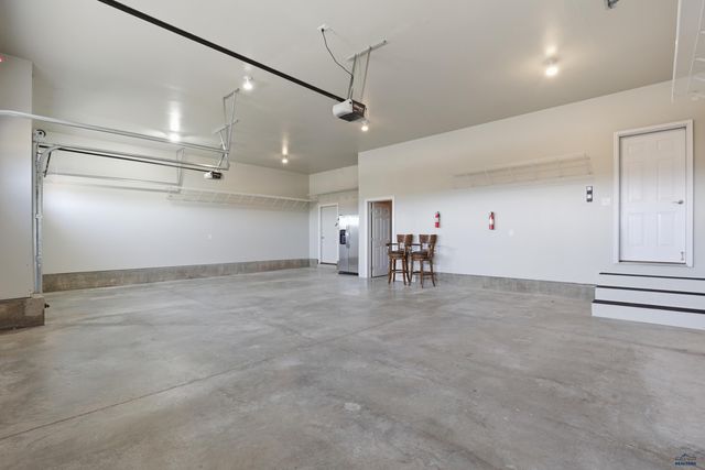 6709 MUIRFIELD DR, Rapid City, SD 57702