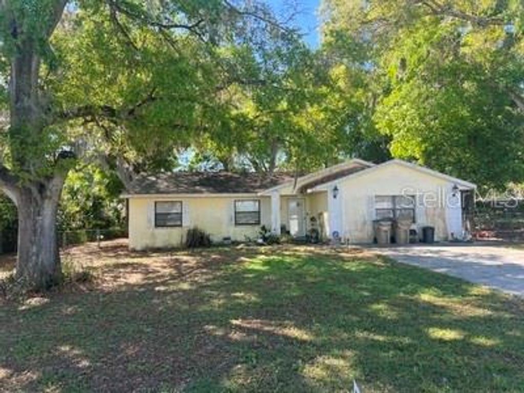 1505 GROVE AVENUE, Leesburg, FL 34748