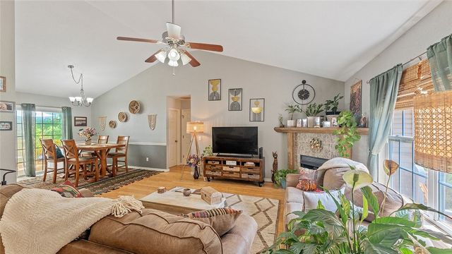9 Reighton Drive, Bella Vista, AR 72714