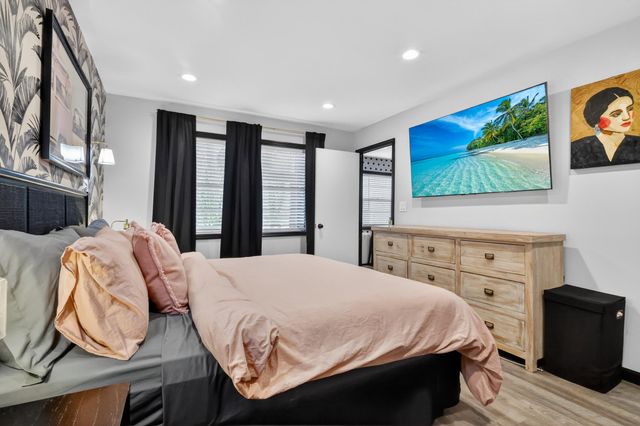 124 Lake Evelyn Drive, West Palm Beach, FL 33411