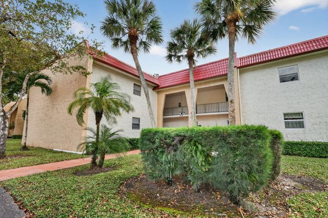 124 Lake Evelyn Drive, West Palm Beach, FL 33411