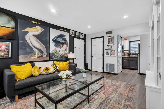 124 Lake Evelyn Drive, West Palm Beach, FL 33411